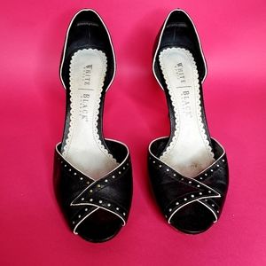 Black leather White House Black Market pumps